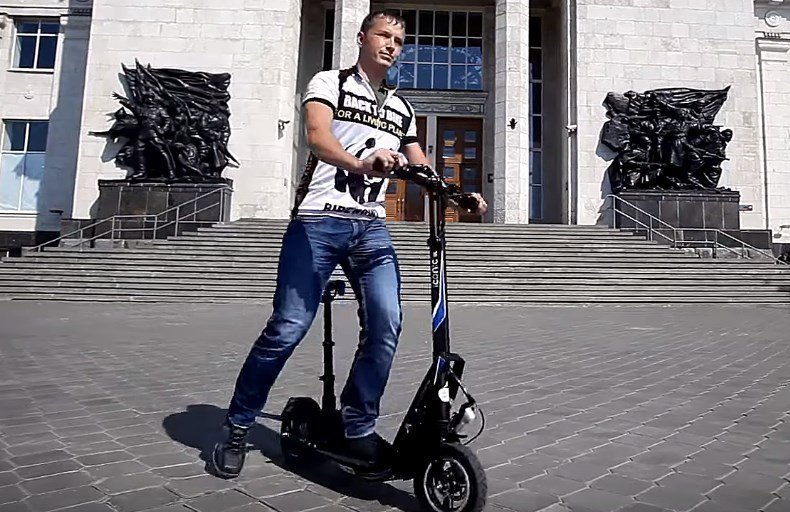 Электросамокат Eltreco Iconic GL 48V 500W