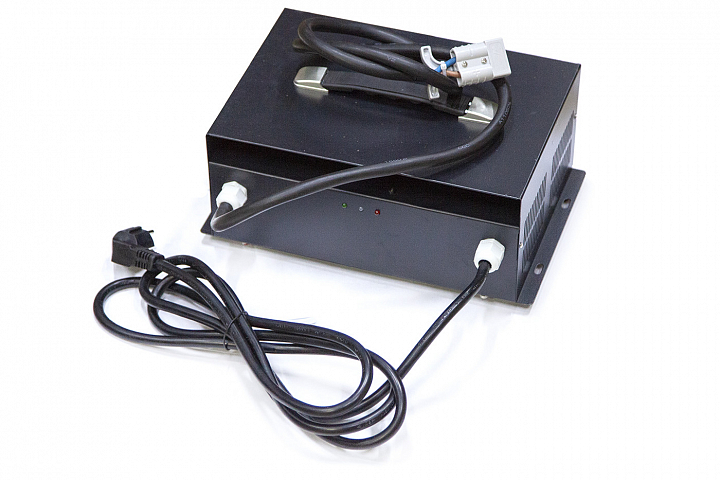 картинка Зарядное устройство для тяговых свинцово-кислотных аккумуляторов Rutrike 24V25A от магазина Eltreco